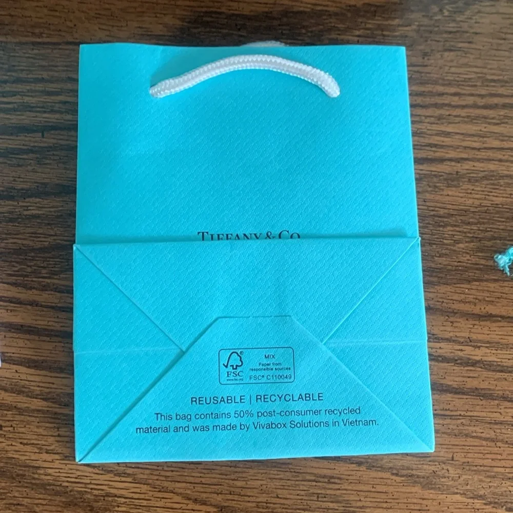Tiffany bag and tissue set